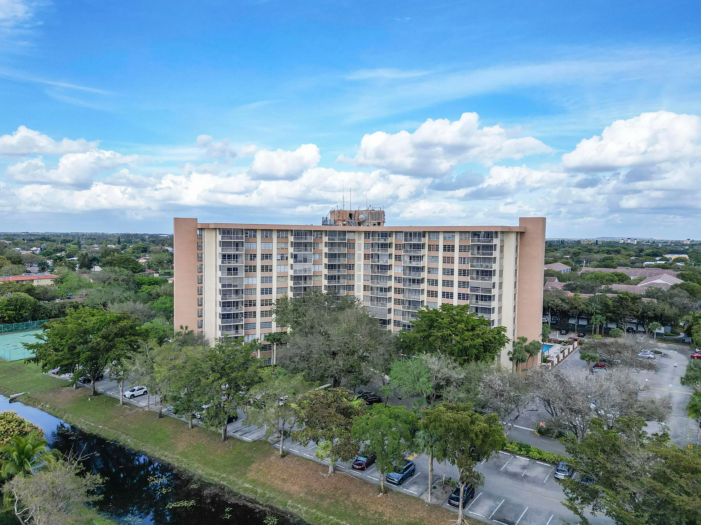10777 W Sample Rd u701_008