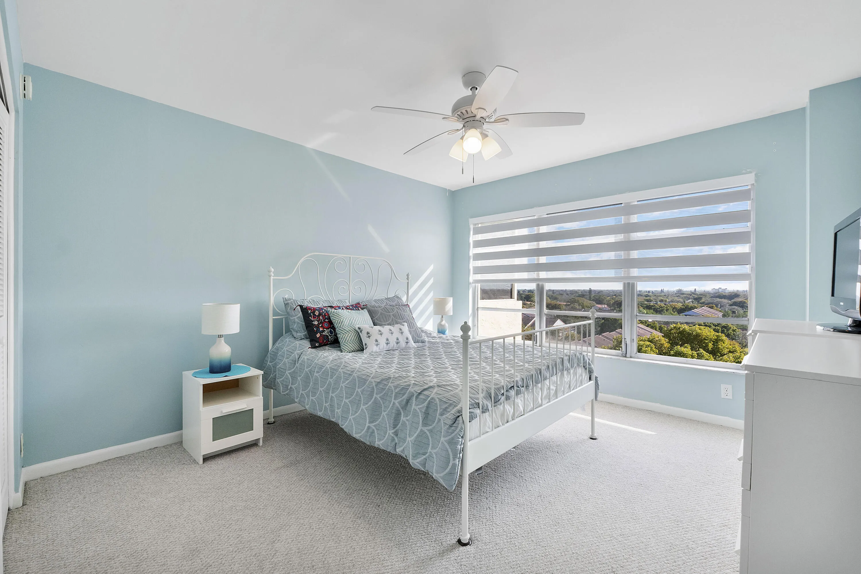 10777 W Sample Rd u918_001