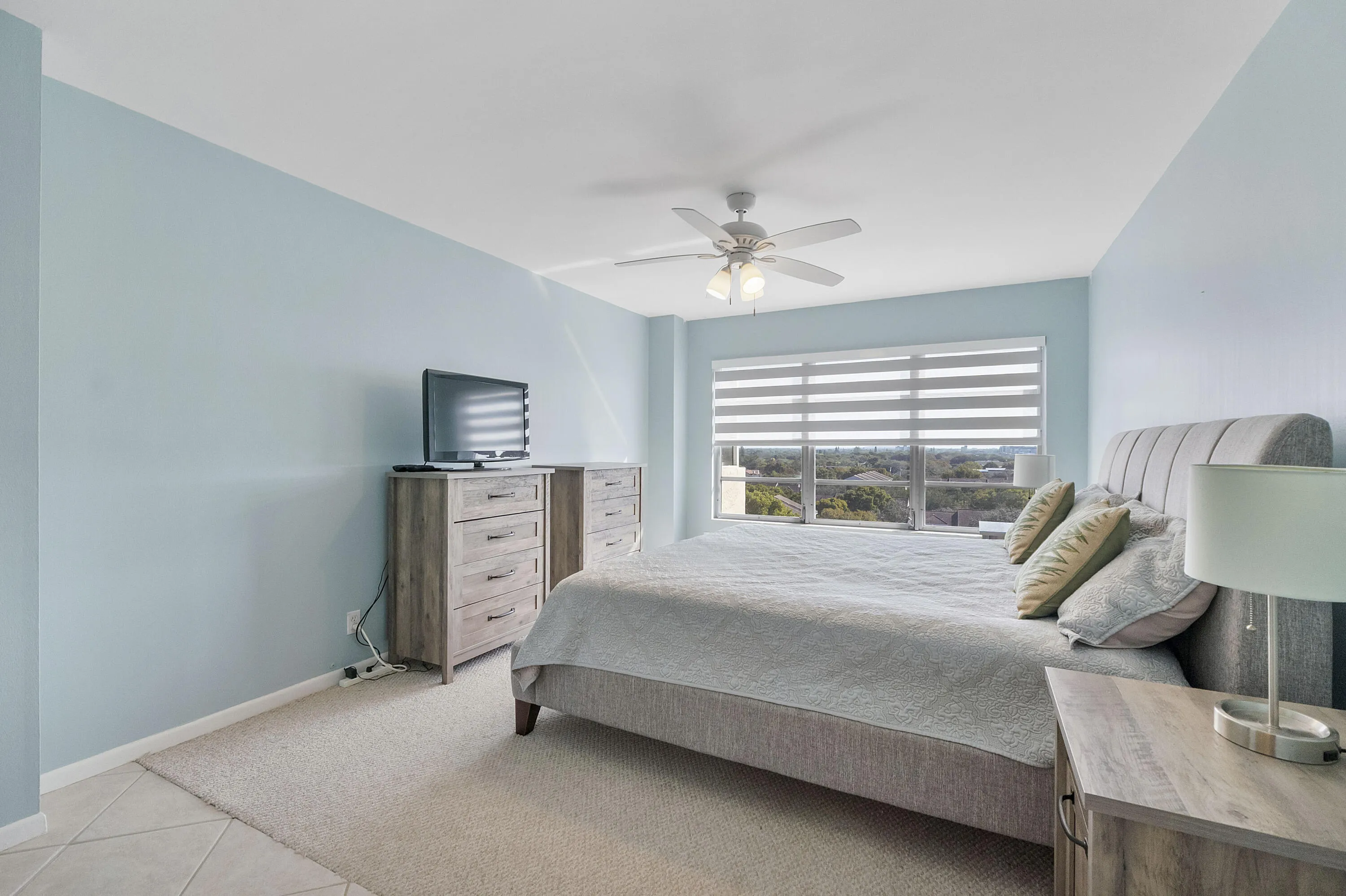 10777 W Sample Rd u918_017