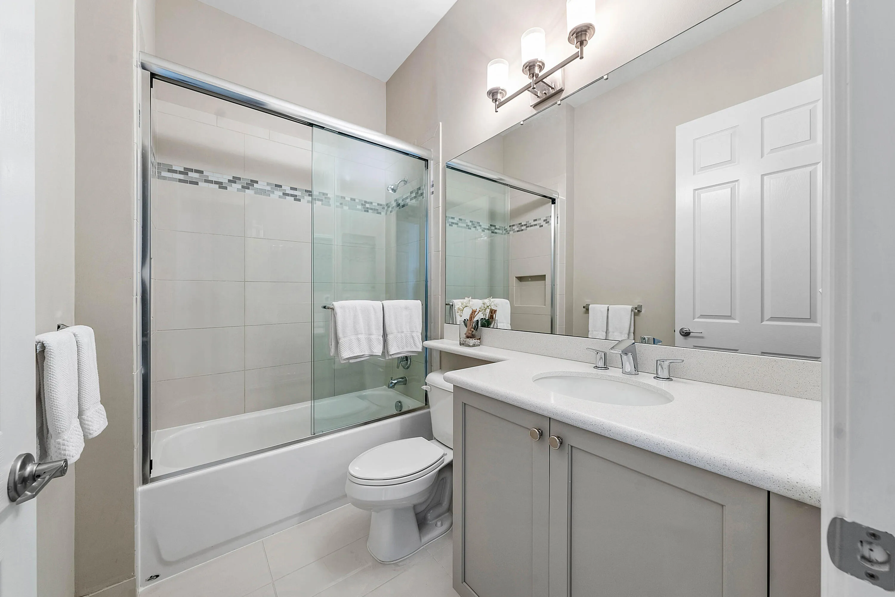 Ensuite Guest Bath