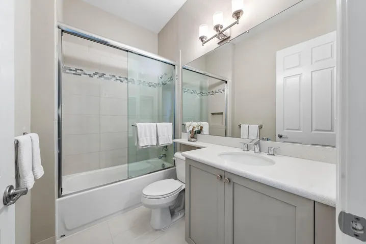 Ensuite Guest Bath