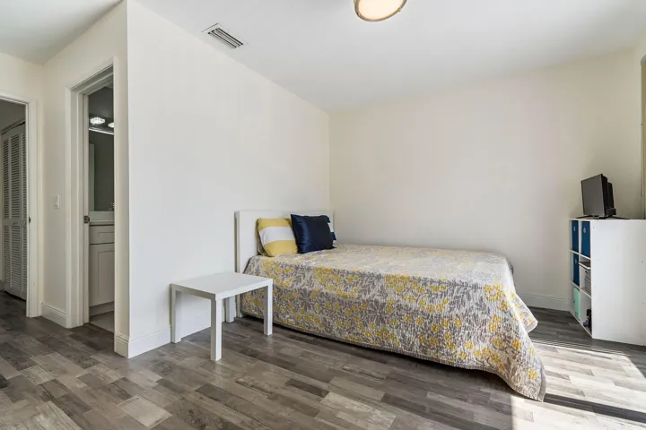6343 Riverwalk #3