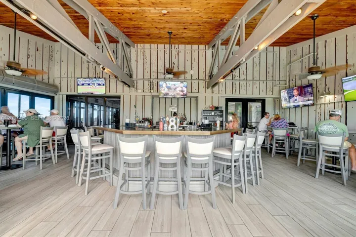 Sports BAr
