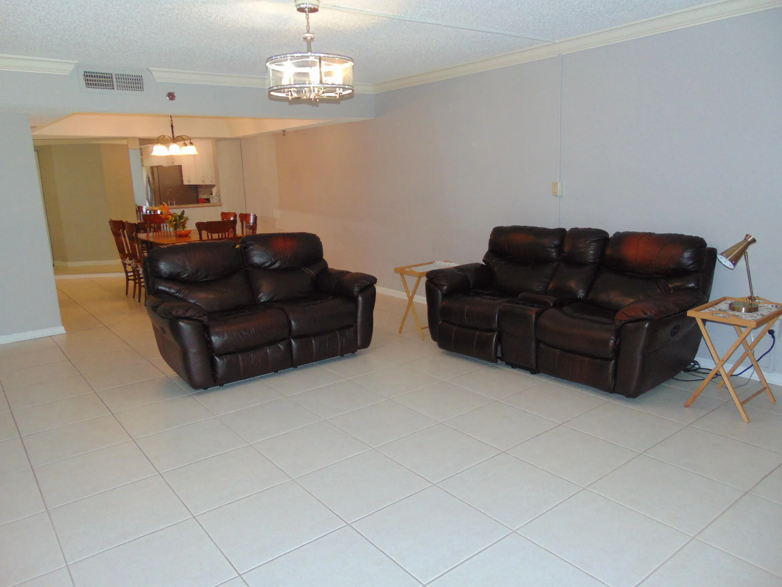 BIG 19' 9" X 15'11" LIVING ROOM