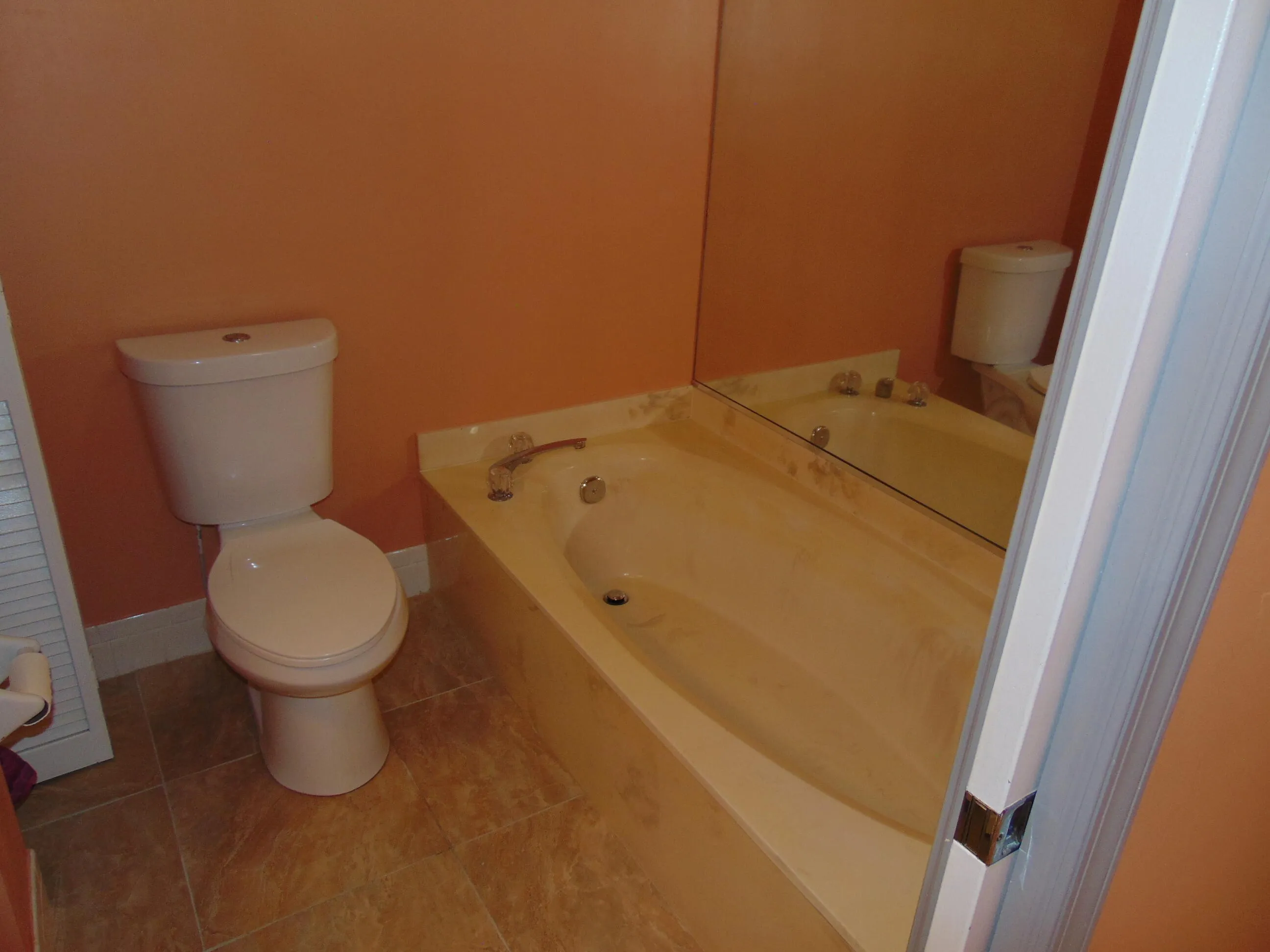 ROMAN TUB