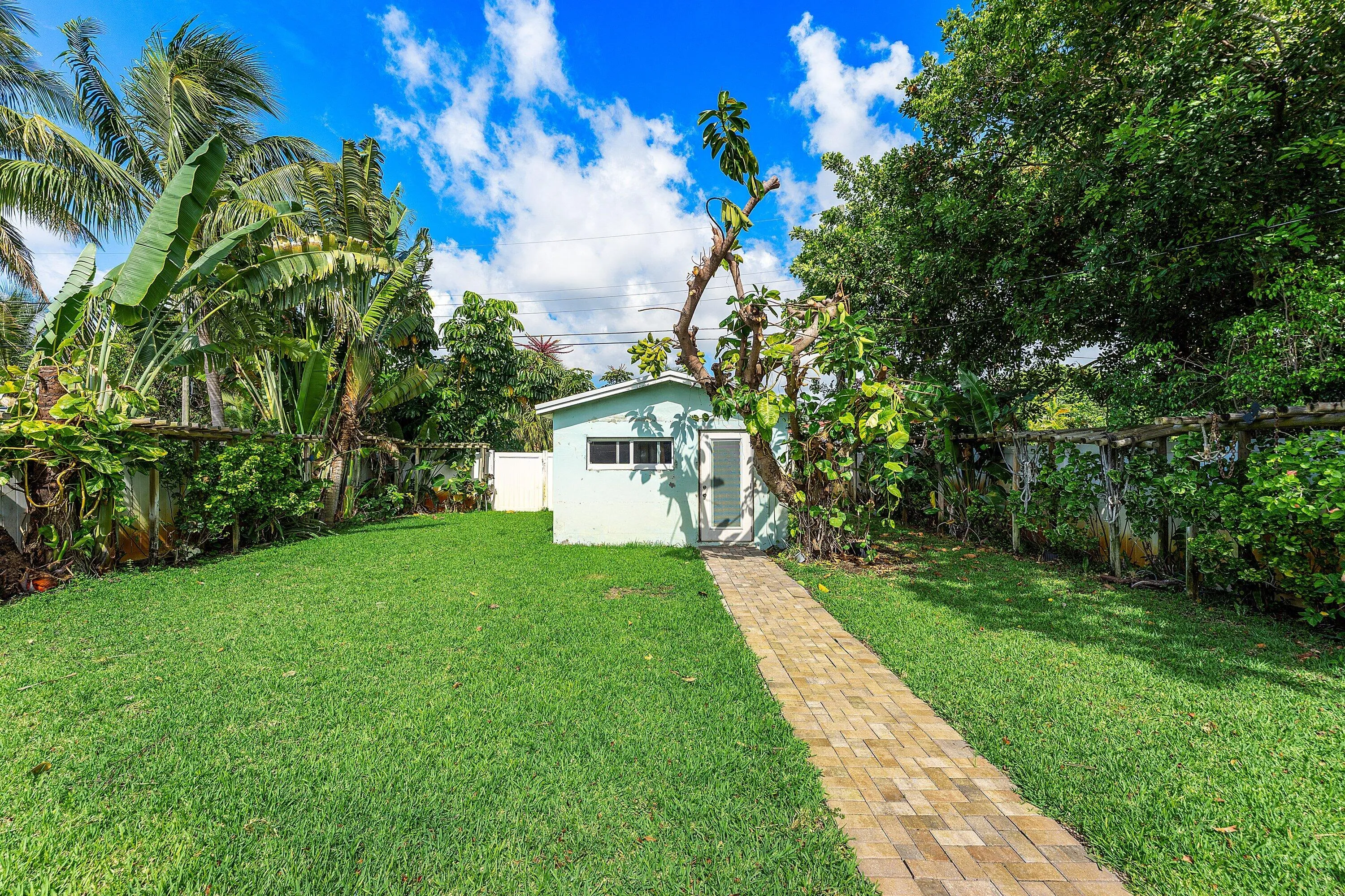 024-707SouthBroadway-Lantana-FL-33462-SM