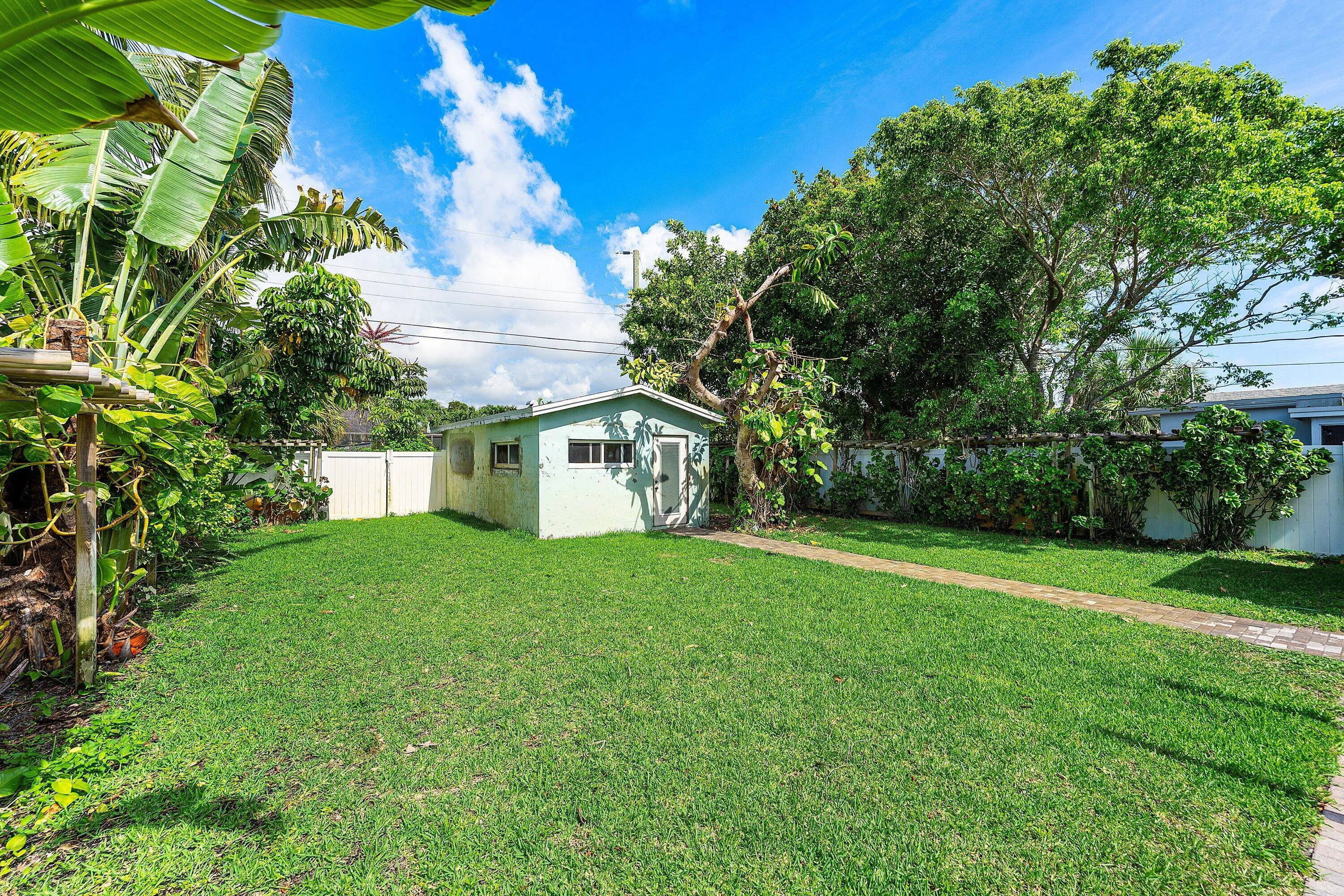 025-707SouthBroadway-Lantana-FL-33462-SM