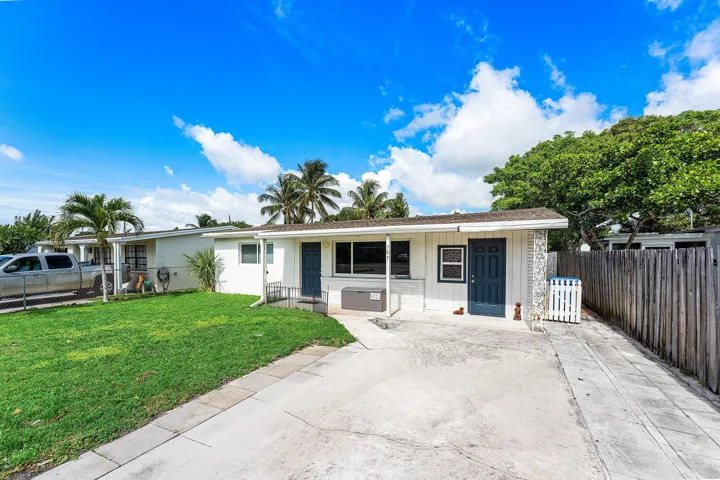 002-707SouthBroadway-Lantana-FL-33462-SM