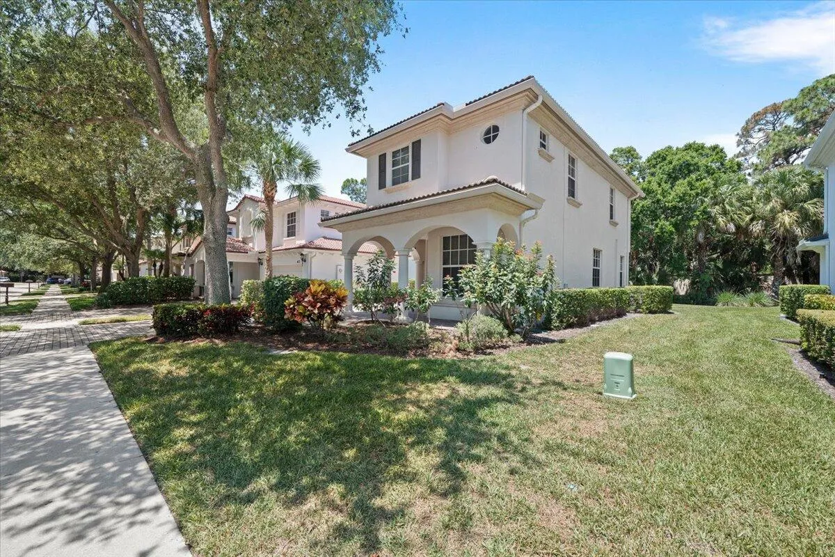 Large SIde Yard