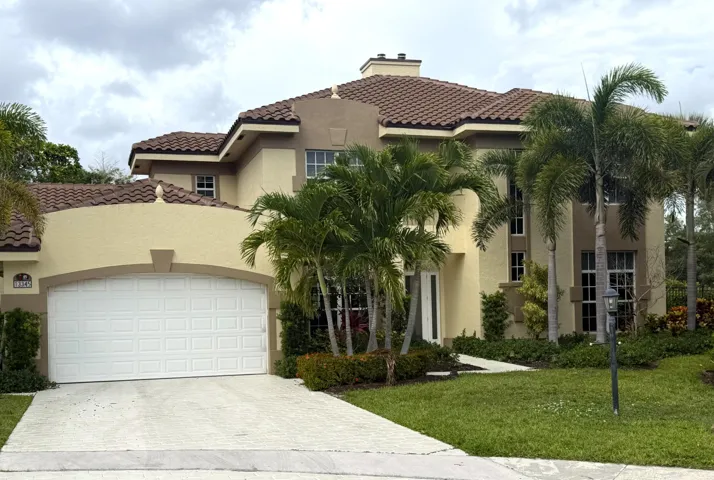 13345 Miles Standish Port, Crystal Pointe