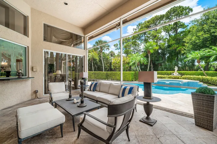 043-1697MayacooLakesBoulevard-WestPalmBe