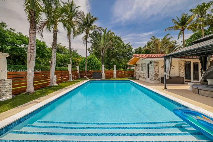 Photo 65