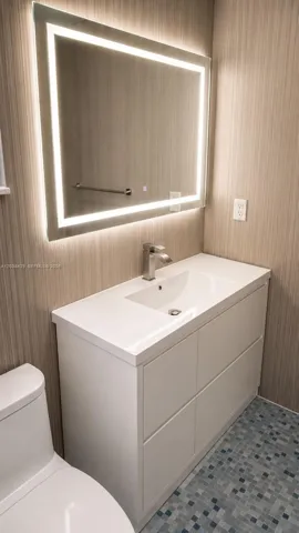 2nd Floor Bathroom