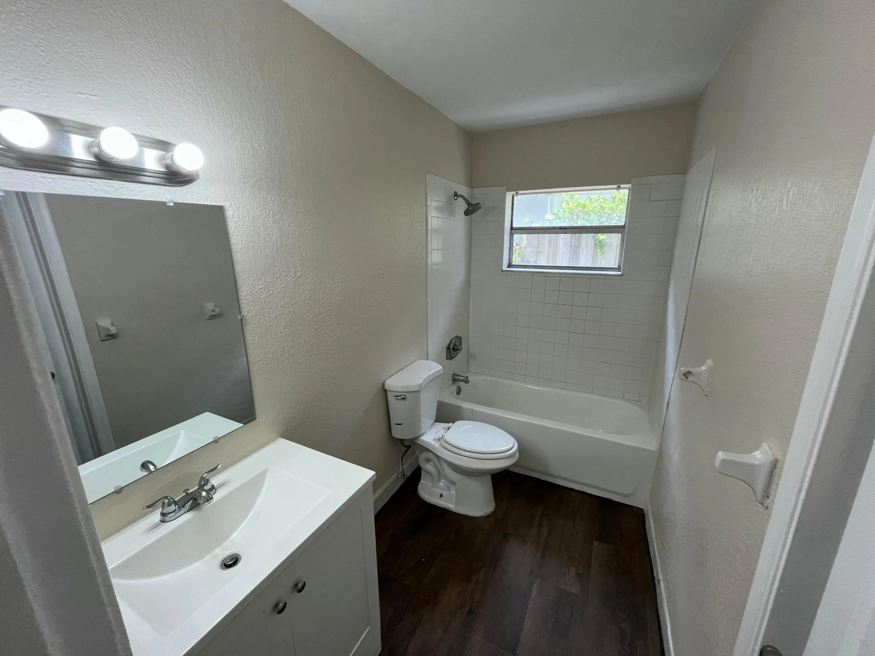 Full/Master Bath