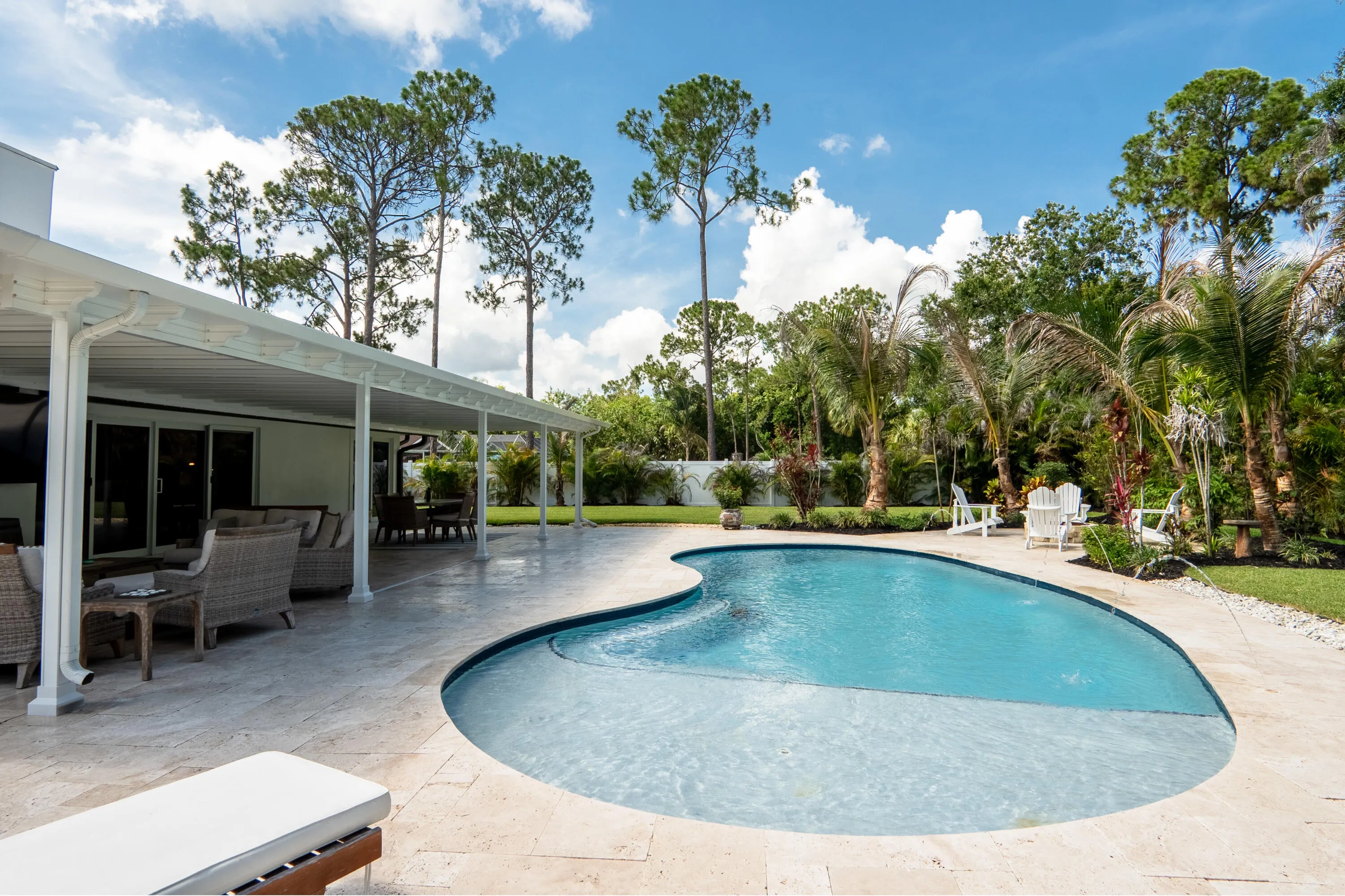 Heated Pool w/side fountains