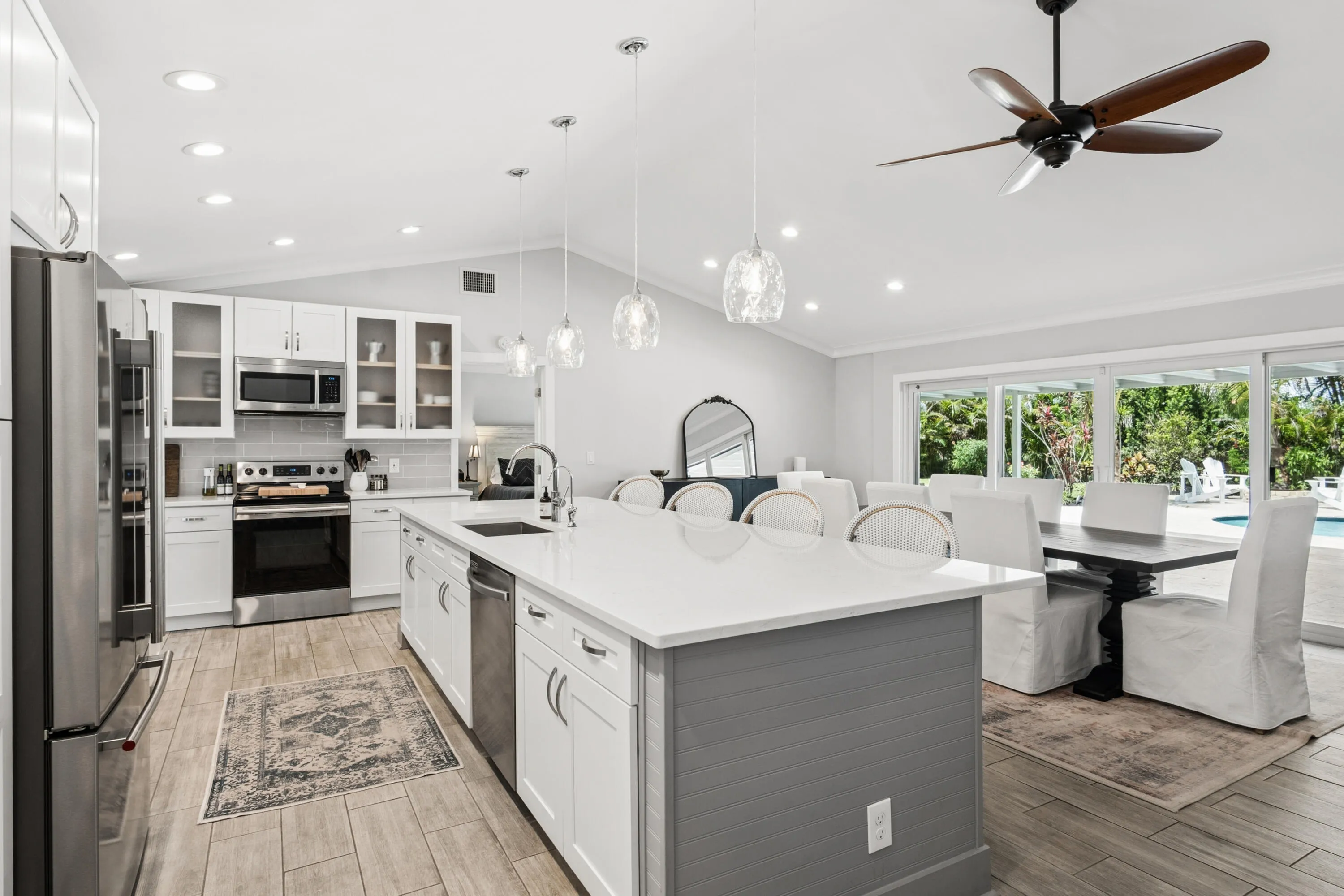 Dining/kitchen