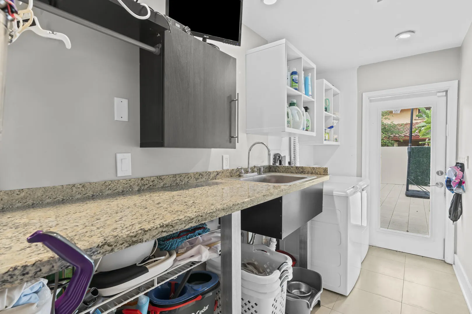 3870 N 31st Terrace Hollywood, FL-129