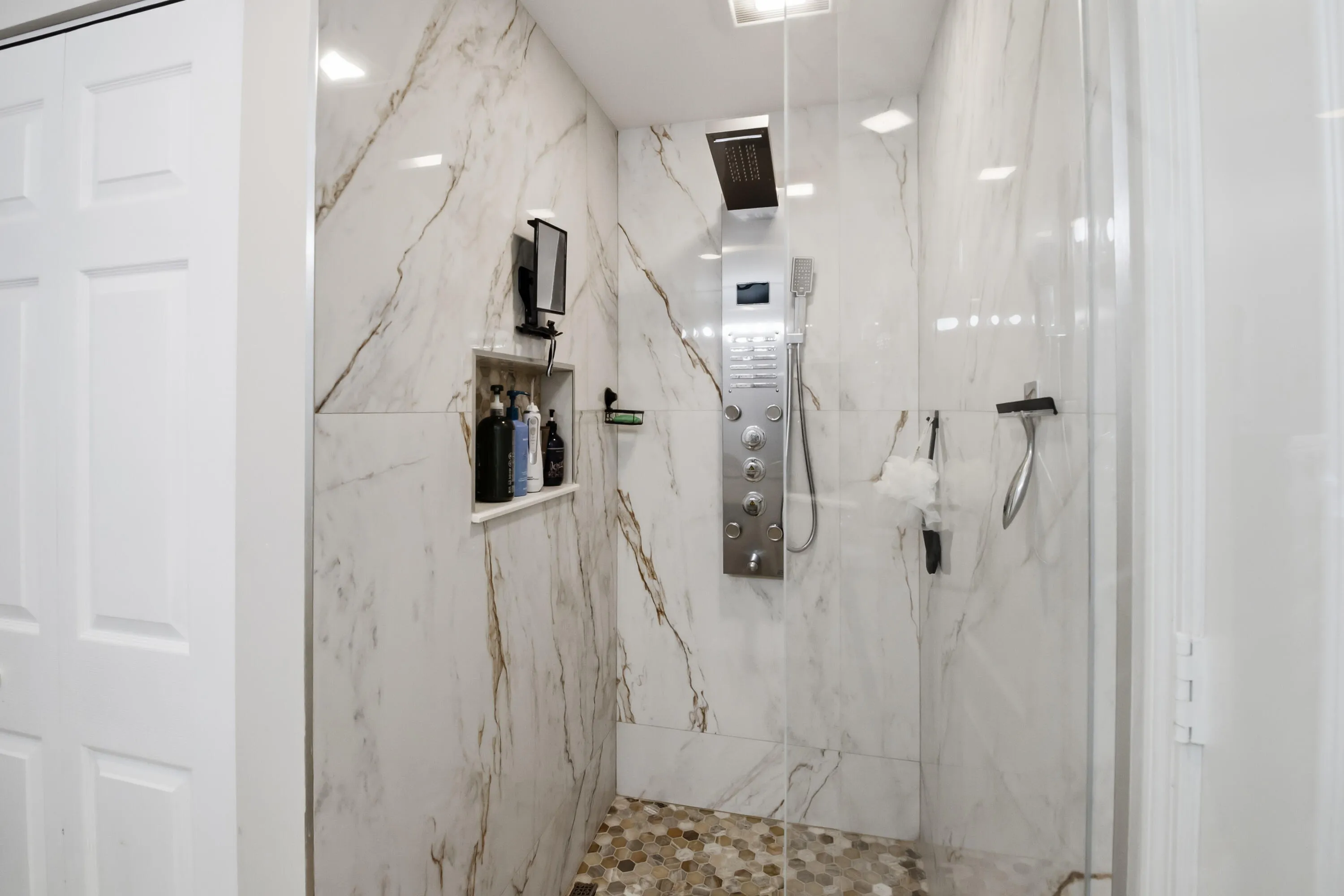 20260615-01-101 SE 20th Ave Unit 201, De