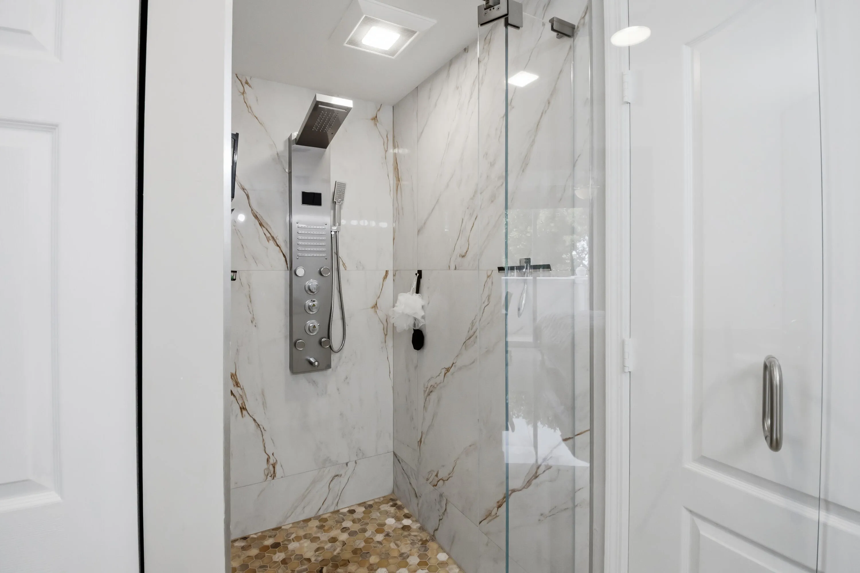 20260615-01-101 SE 20th Ave Unit 201, De