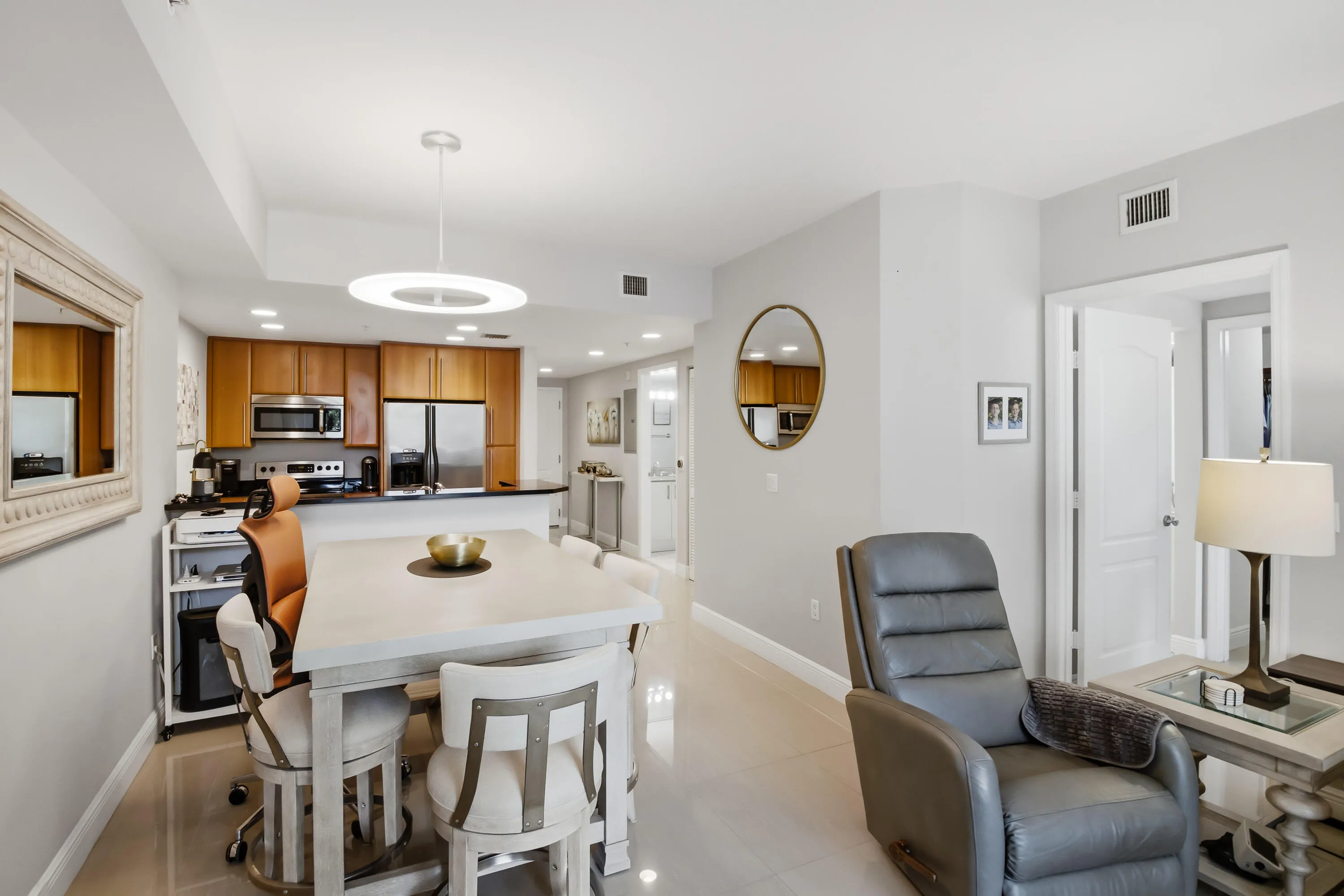 20260615-01-101 SE 20th Ave Unit 201, De