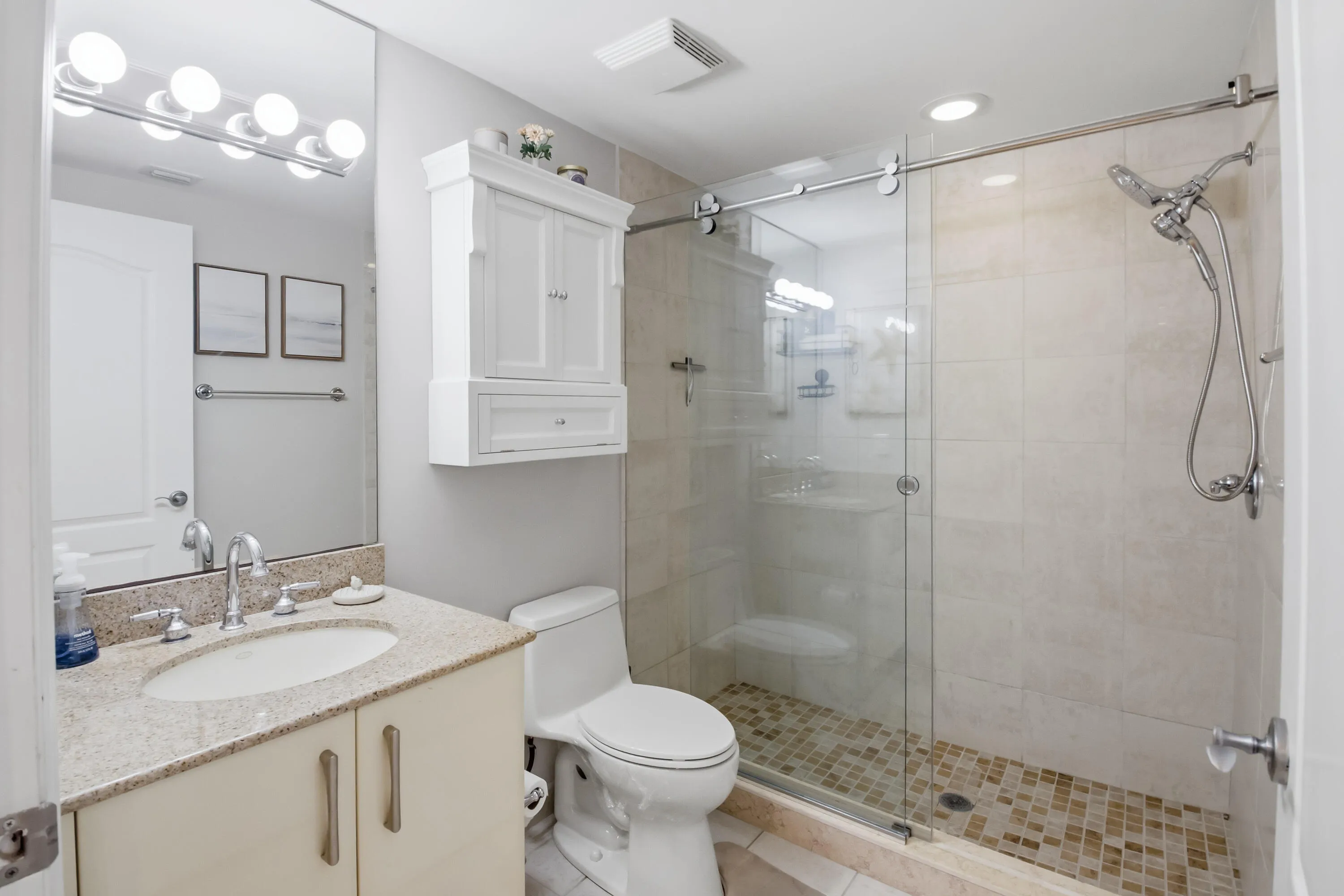 20260615-01-101 SE 20th Ave Unit 201, De