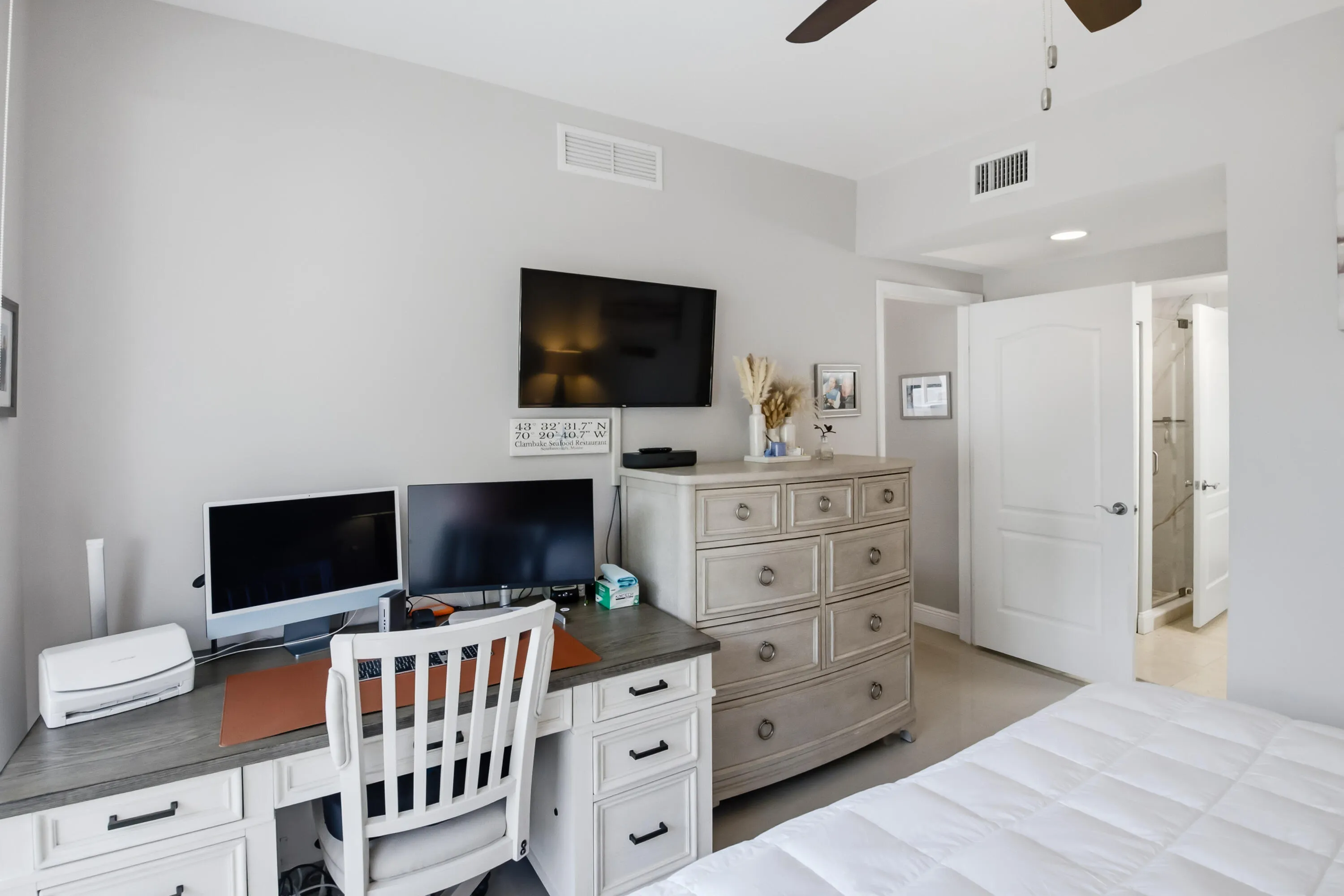 20260615-01-101 SE 20th Ave Unit 201, De
