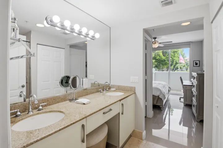 20260615-01-101 SE 20th Ave Unit 201, De