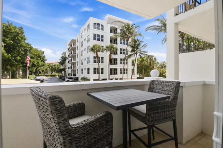 20260615-01-101 SE 20th Ave Unit 201, De