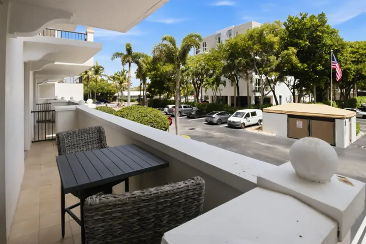 20260615-01-101 SE 20th Ave Unit 201, De