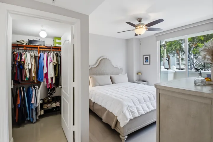 20260615-01-101 SE 20th Ave Unit 201, De