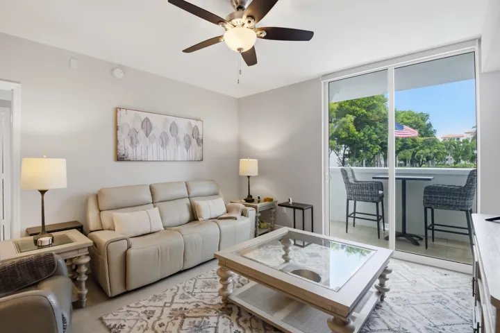 20260615-01-101 SE 20th Ave Unit 201, De