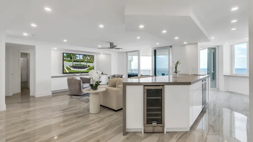 Family/Kitchen