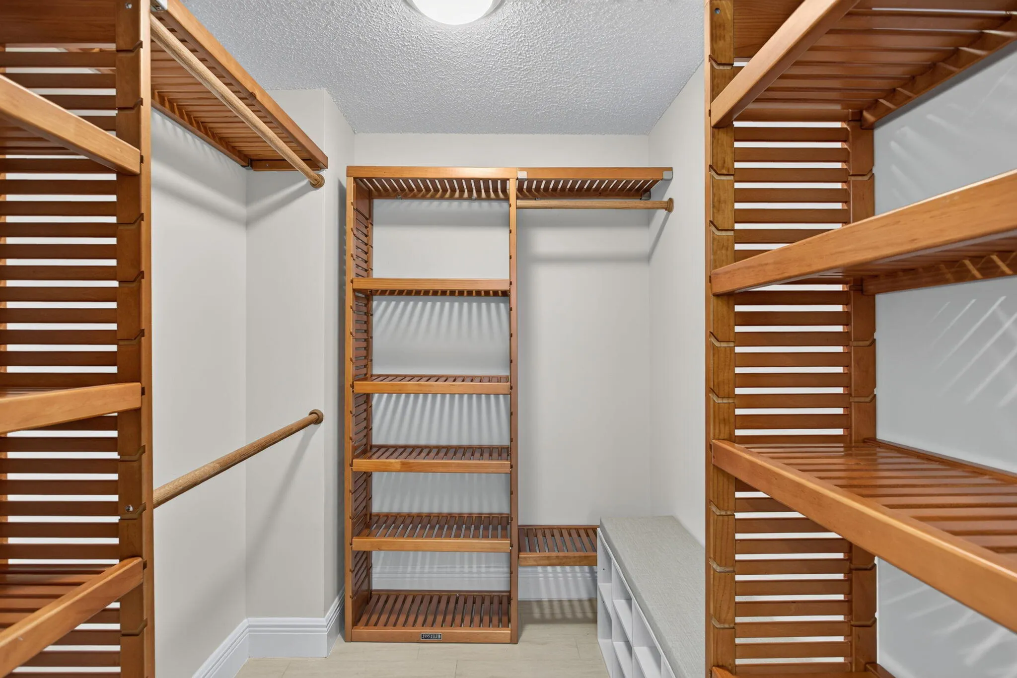 9-web-or-mls-3520-8471