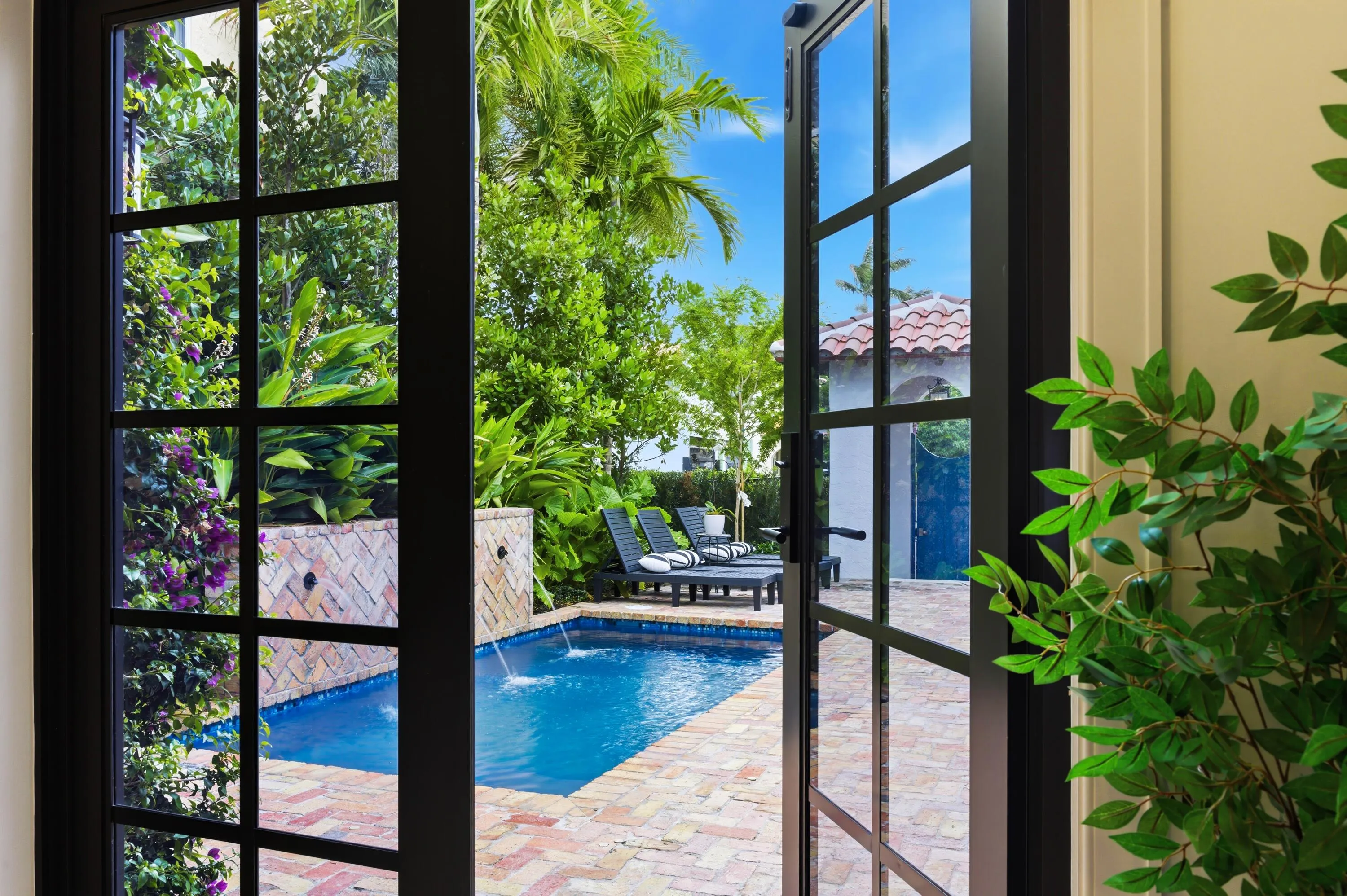 DINING ROOM VIEW