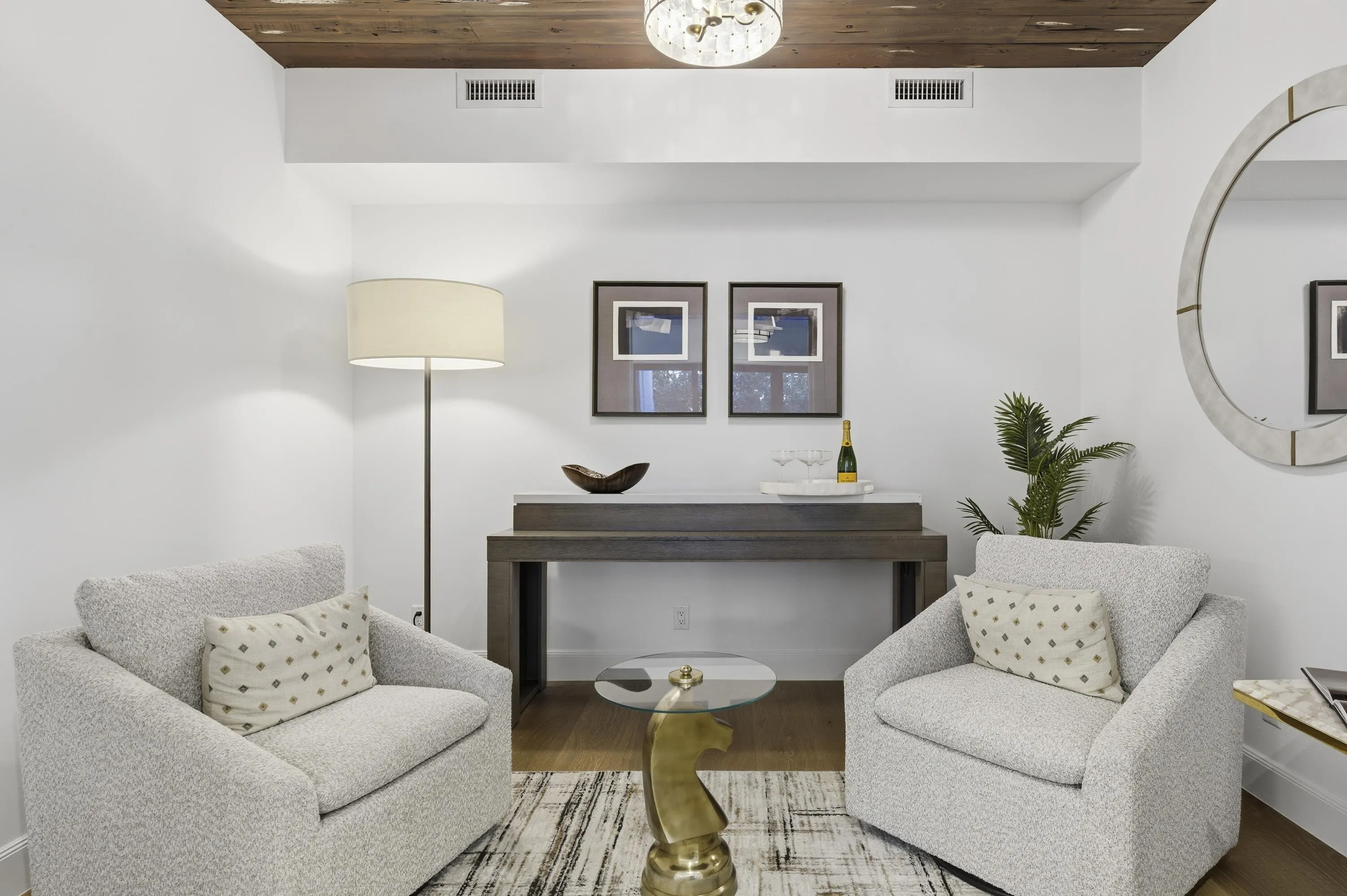 CLUB ROOM