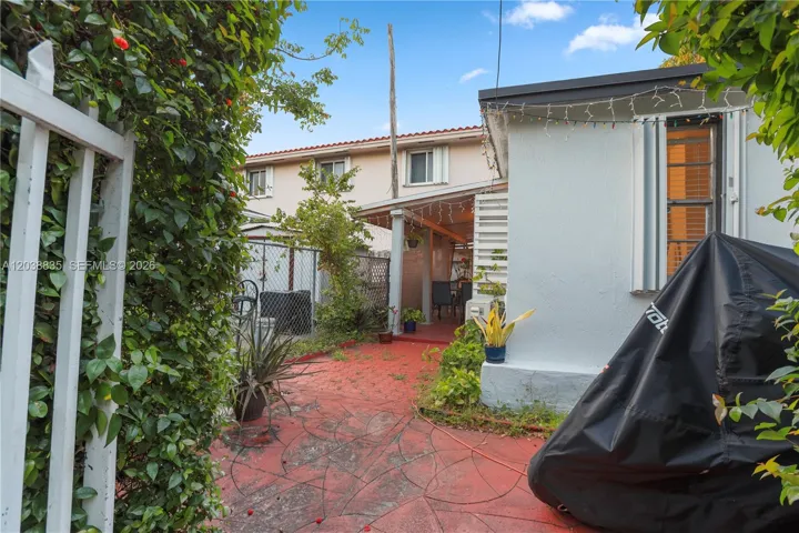 entry to the private 1 bedroom/ 1 bathroom unit