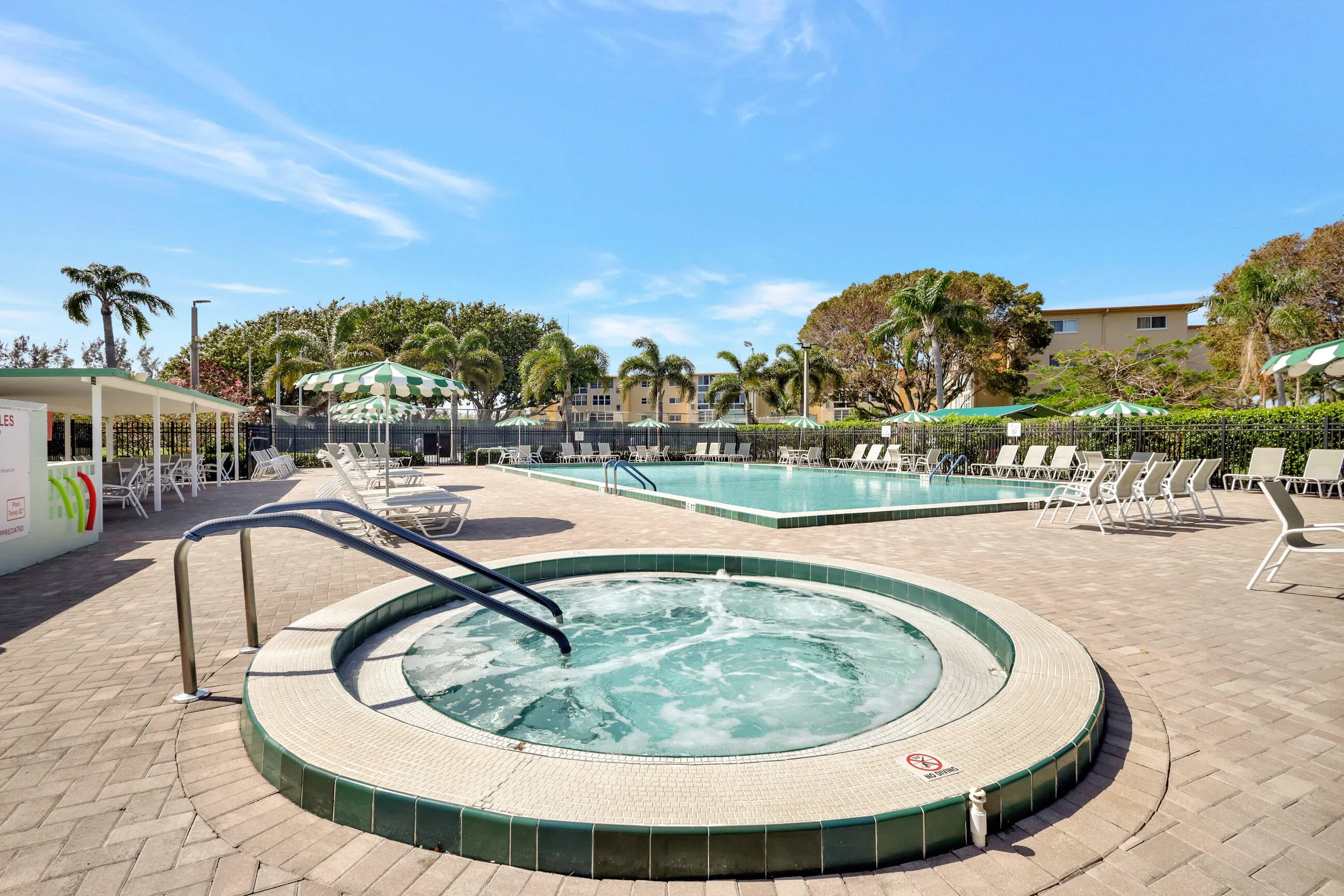 Club - Jacuzzi - Copy