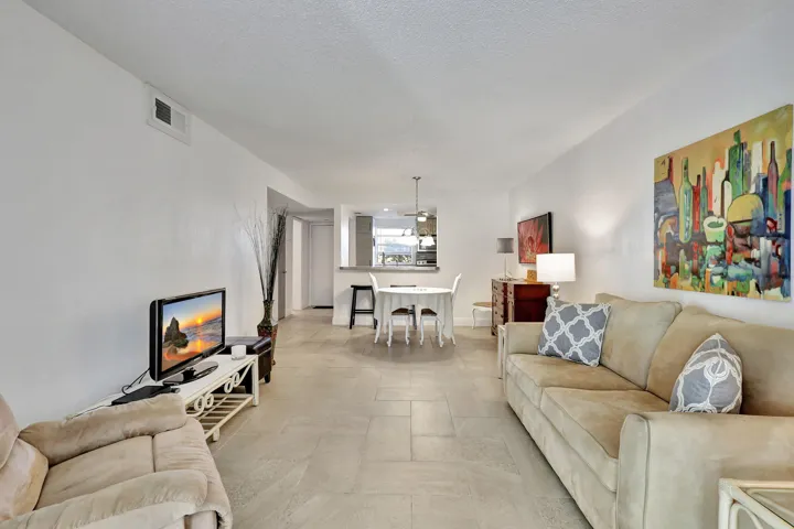 Full Condo