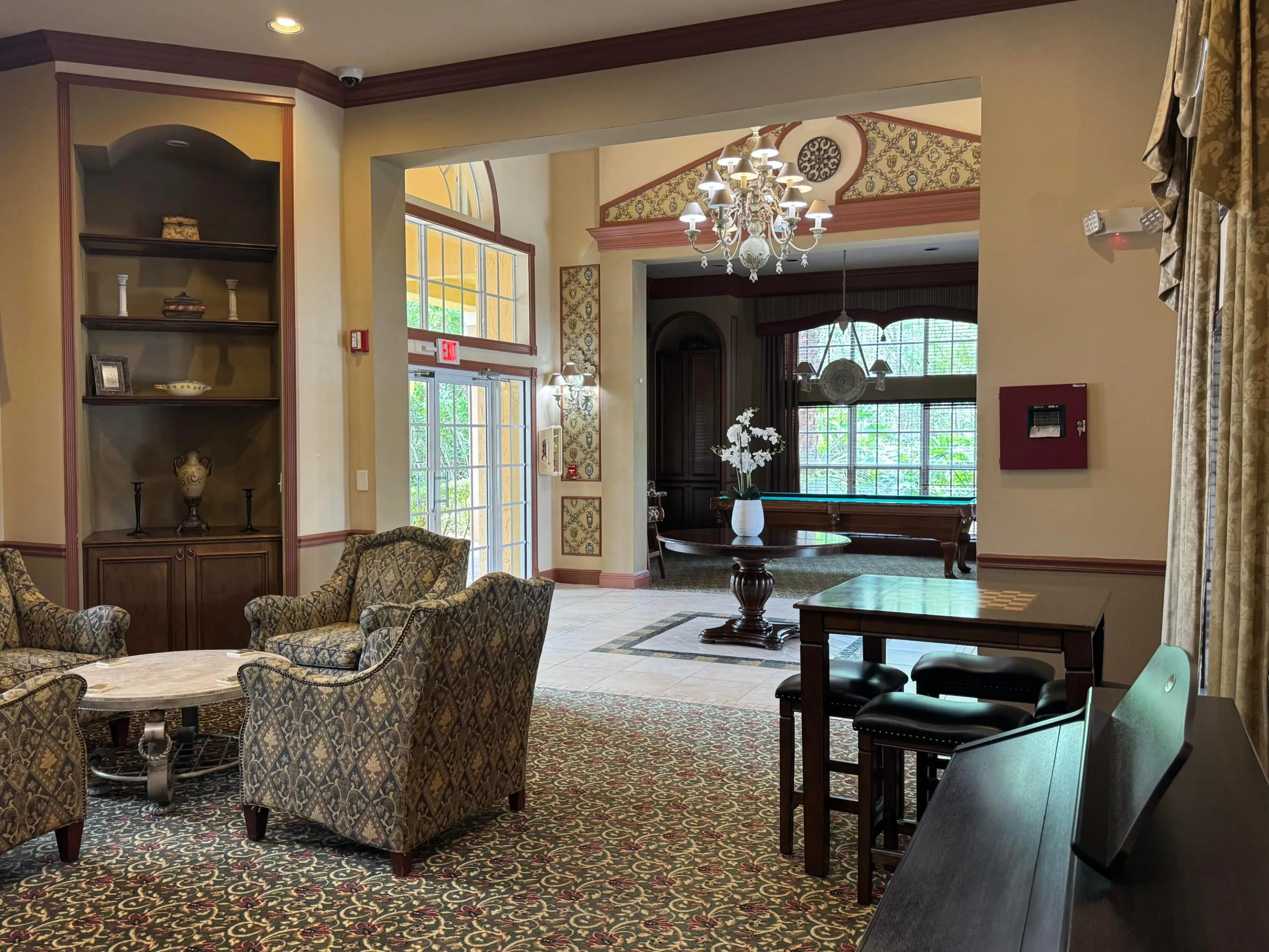 CLUB HOUSE