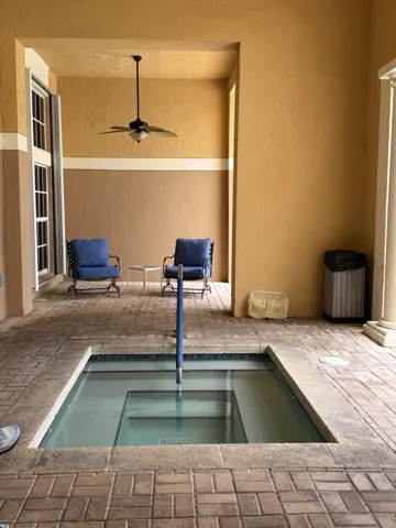 JACUZZI
