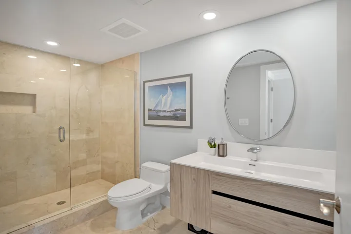 Third bedroom, en-suite bathroom, updated decor