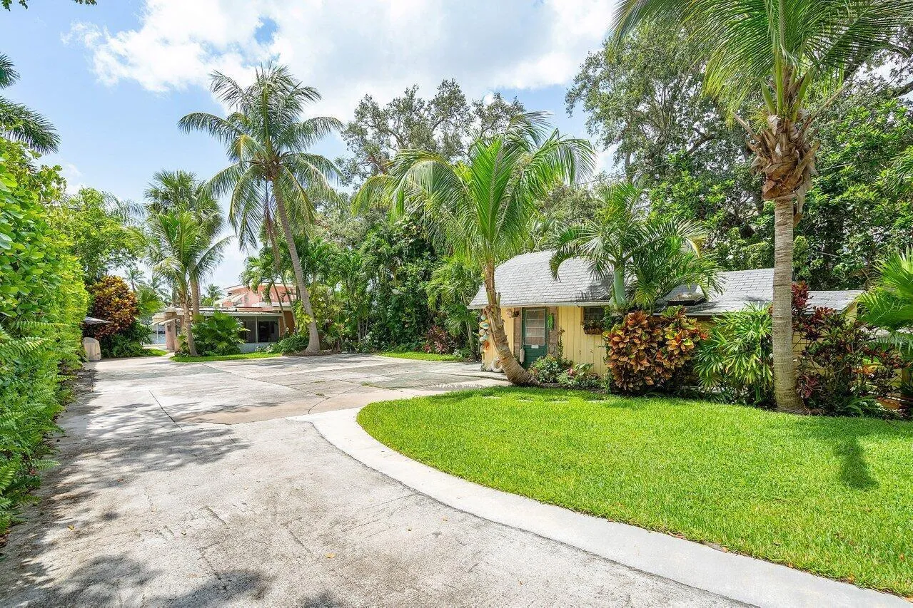 Exterior Lot