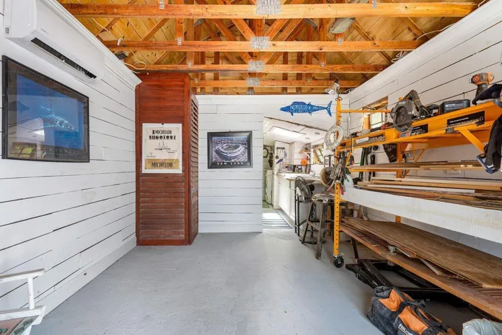 Workshop/ shed