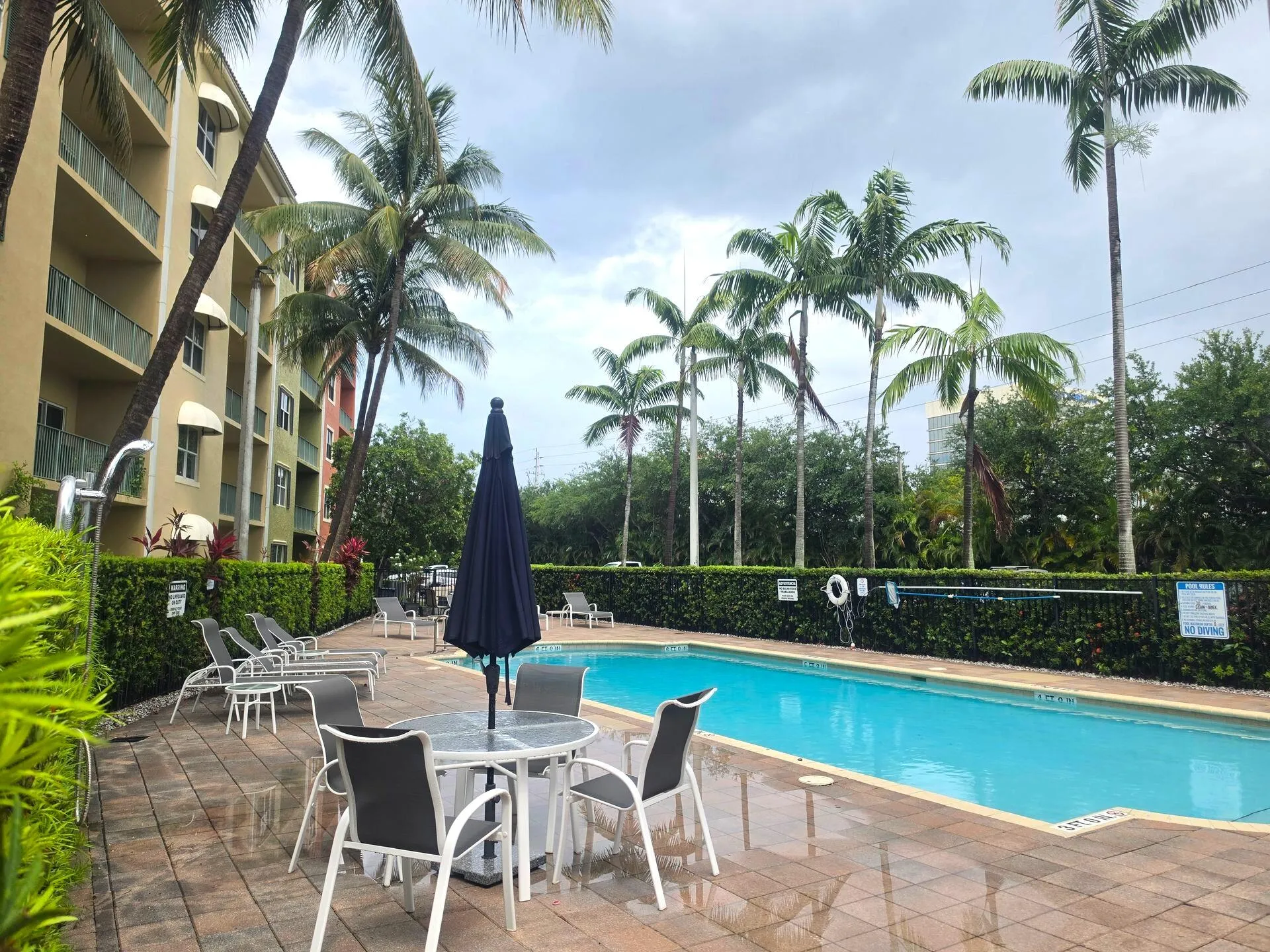 1610pool