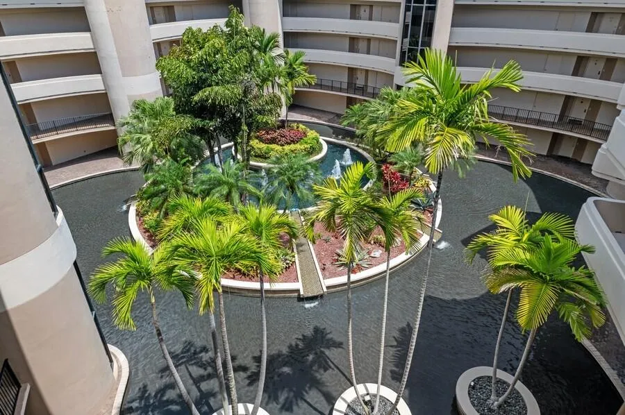 Mayfair Water Feature