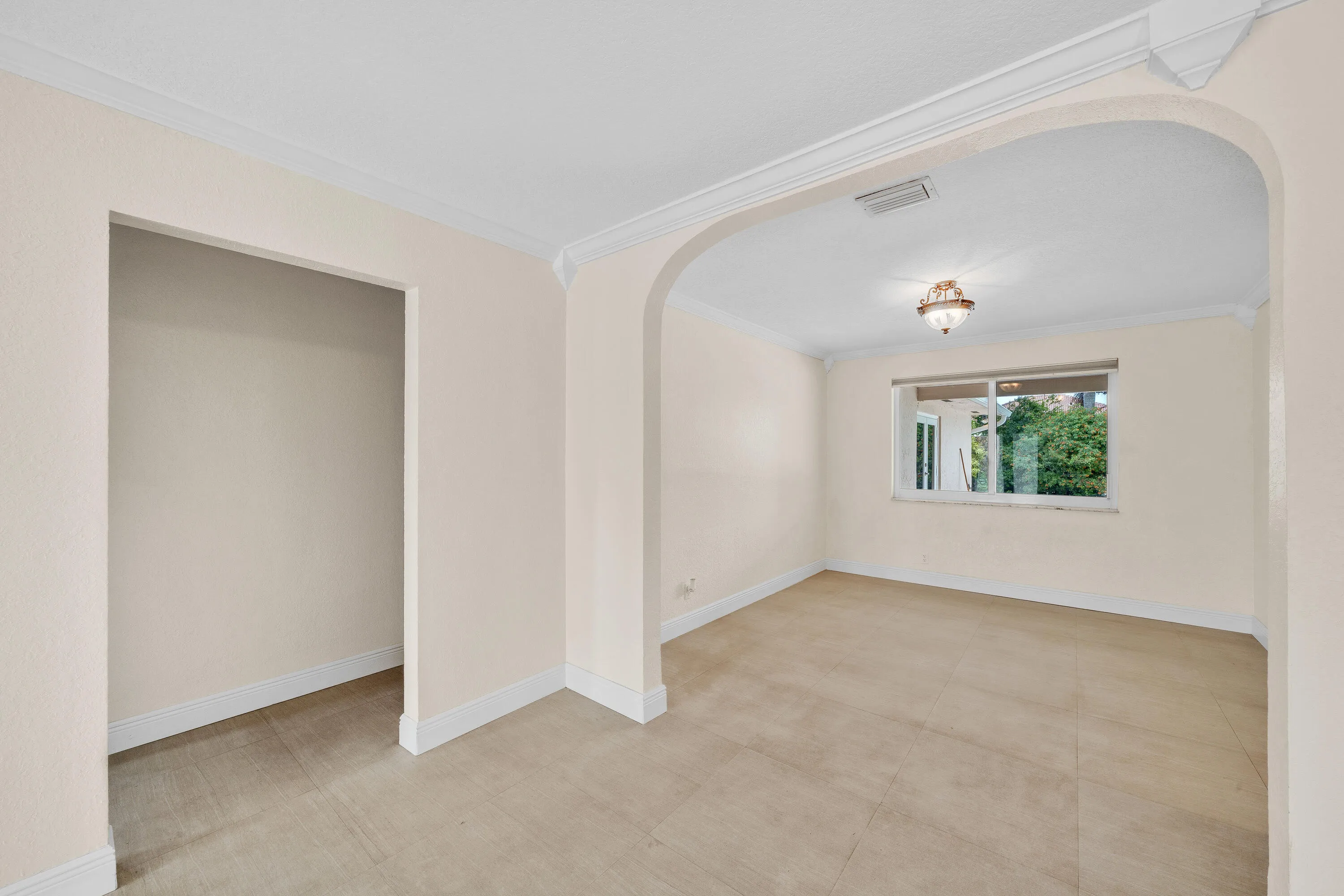 19 Dining Area