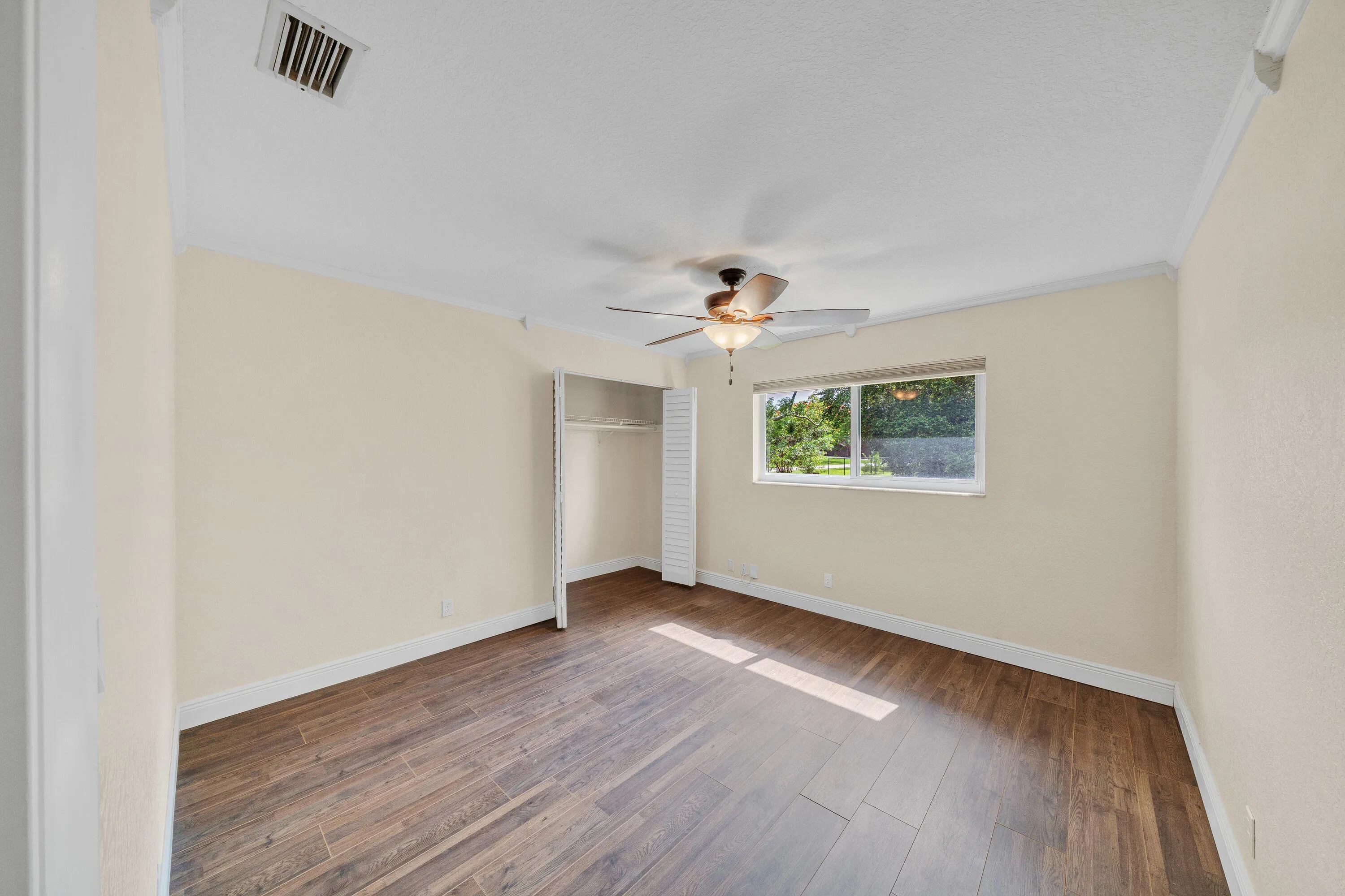27 Guest Bedroom B (2)