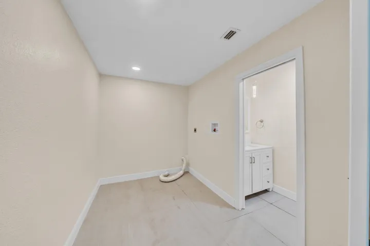 13 laundry Room