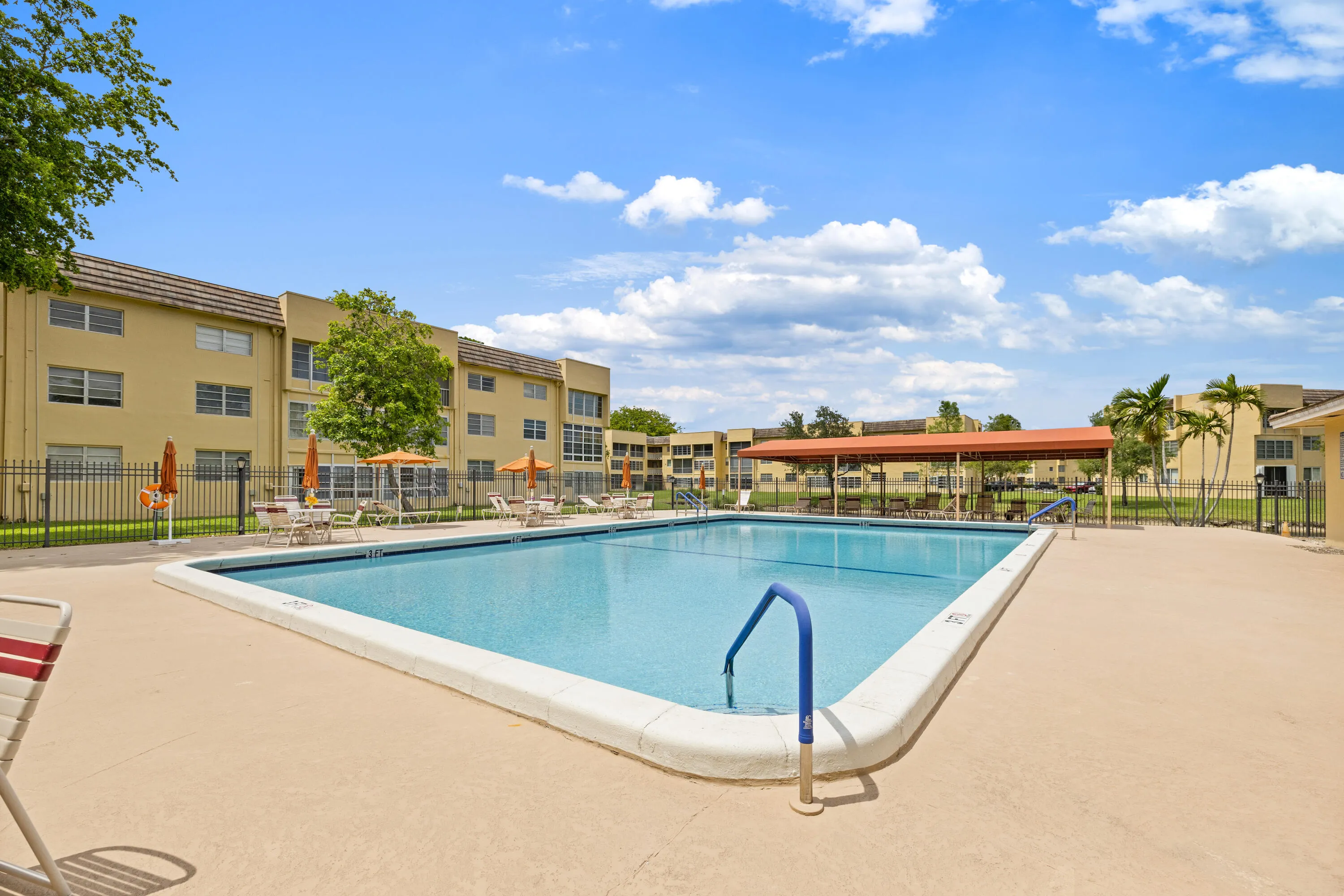 6300 NW 62nd St apt 110-21