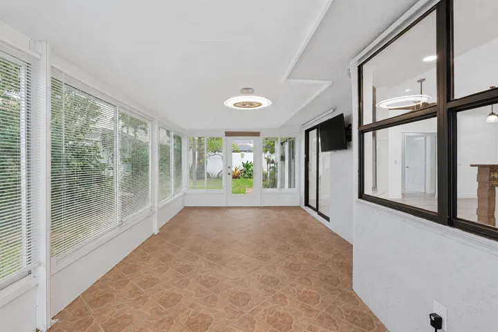 Enclosed Patio Sun-Room